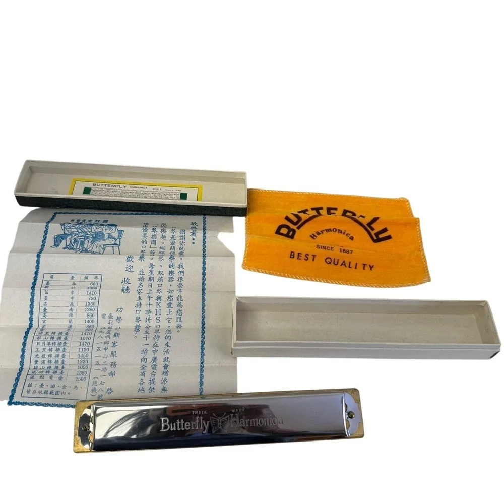 Butterfly Harmonica Musical Instrument 7 3/8 OS Silver A# Key A-440 Tremolo